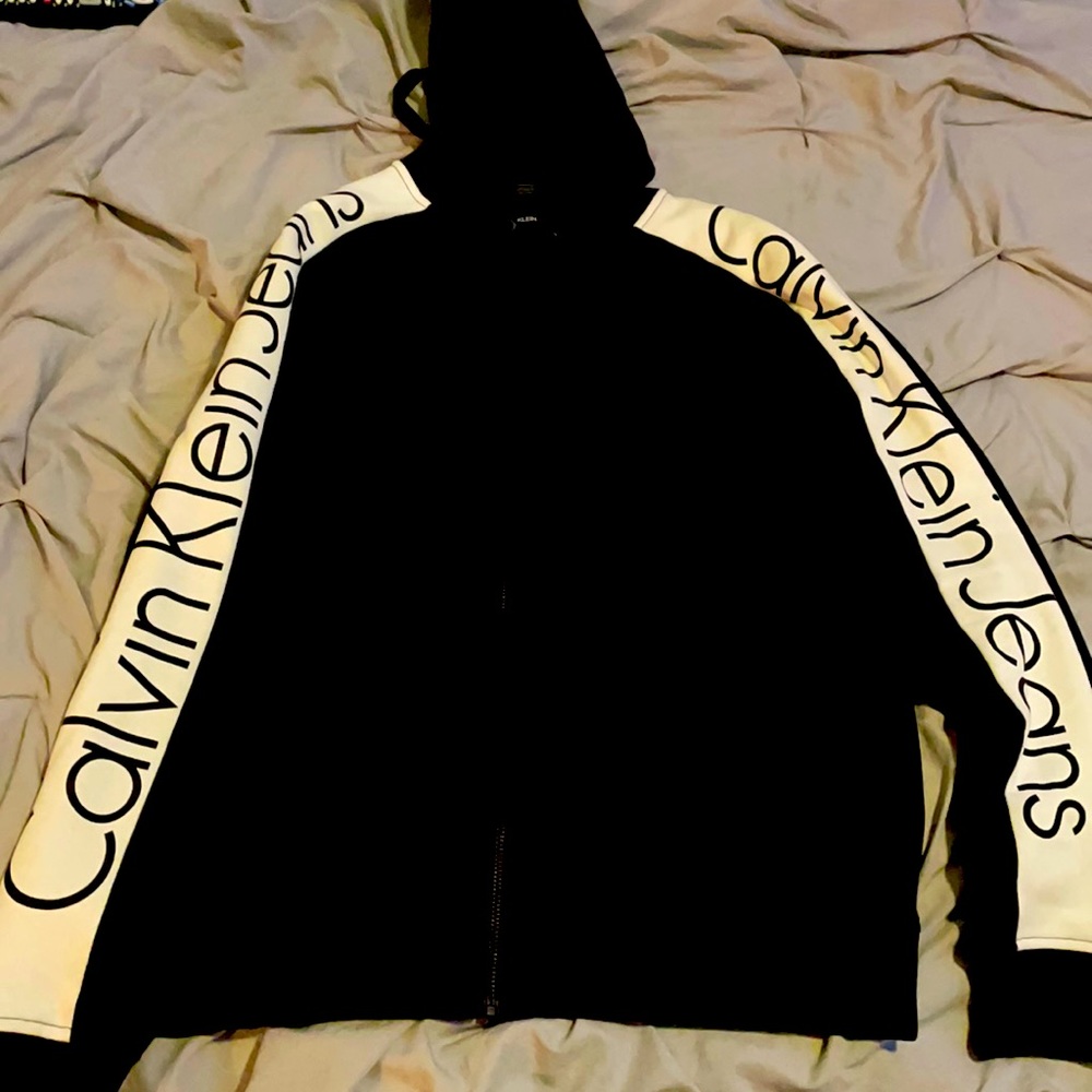 Calvin Klein sweat shirt